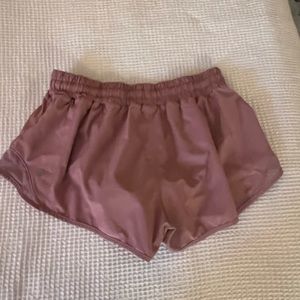 Lululemon Hotty Hot low rise dusty pink size 6
